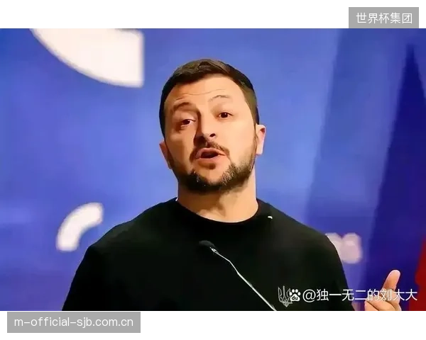 韩国队替补中卫需应对捷克队的高空优势,防空能力面临考验。 韩国队替补中卫需应对捷克队的高空优势,防空能力面临考验。